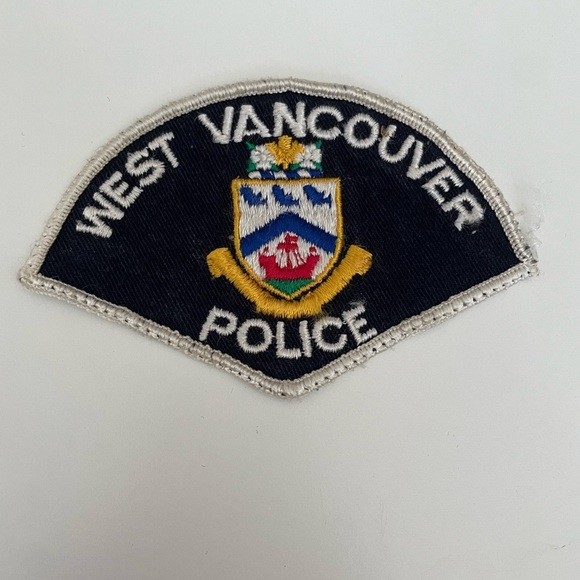 West Vancouver Police (British Columbia, Canada) Shoulder Patch. - Picture 1 of 2